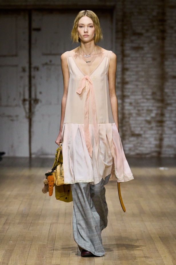 مجموعة Coach لخريف وشتاء 2025 الكثير من التميّز