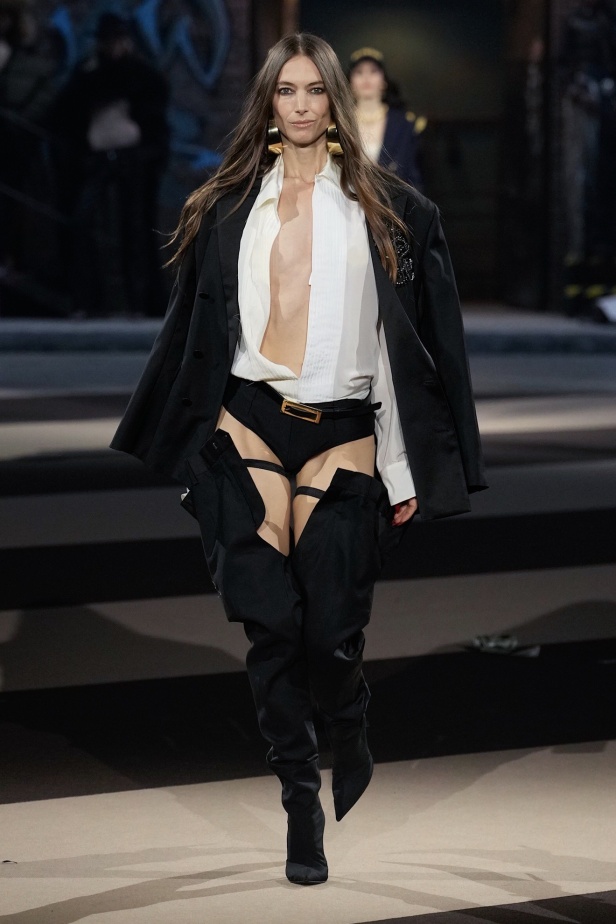 علامة ديسكوارد تحتفل بثلاثين عام من الابداع في عرض احتفالي رائع