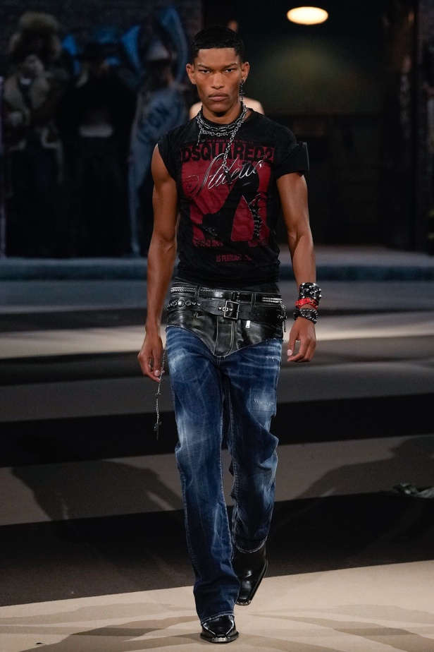 علامة ديسكوارد تحتفل بثلاثين عام من الابداع في عرض احتفالي رائع