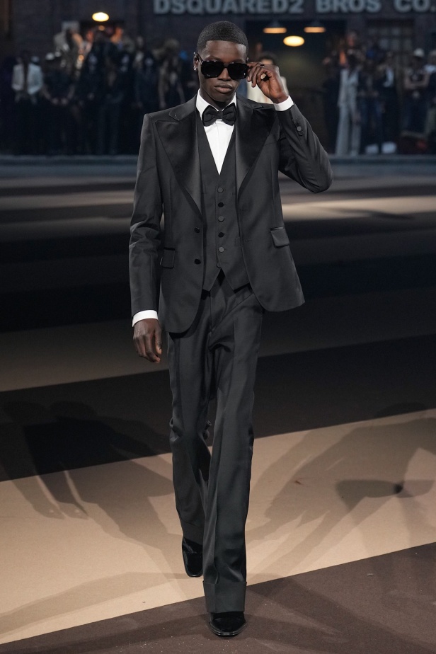 علامة ديسكوارد تحتفل بثلاثين عام من الابداع في عرض احتفالي رائع