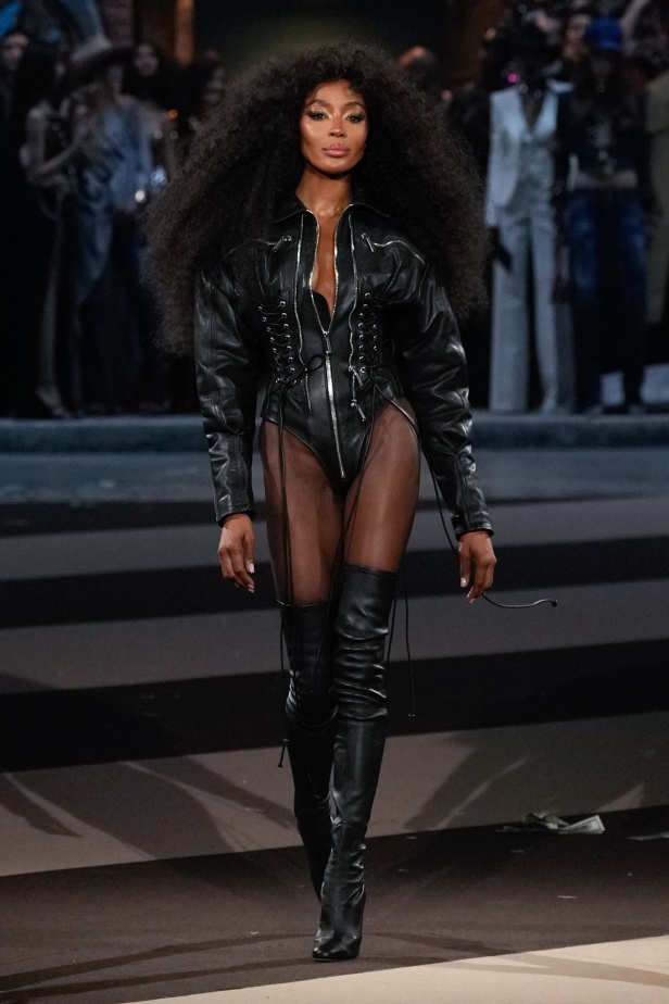 علامة ديسكوارد تحتفل بثلاثين عام من الابداع في عرض احتفالي رائع