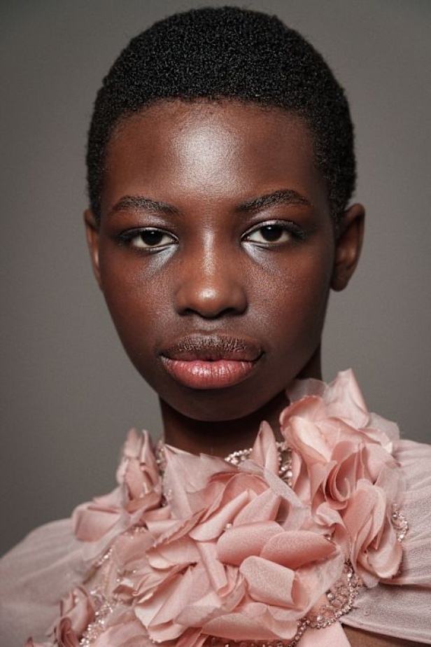 مجموعة ايلي صعب لربيع وصيف 2025