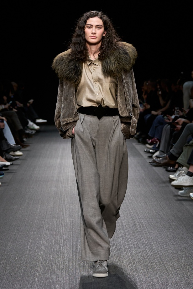 مجموعة الفخامة والرقي.. Emporio Armani تطلق مجموعتها لخريف وشتاء 2025 في ميلان