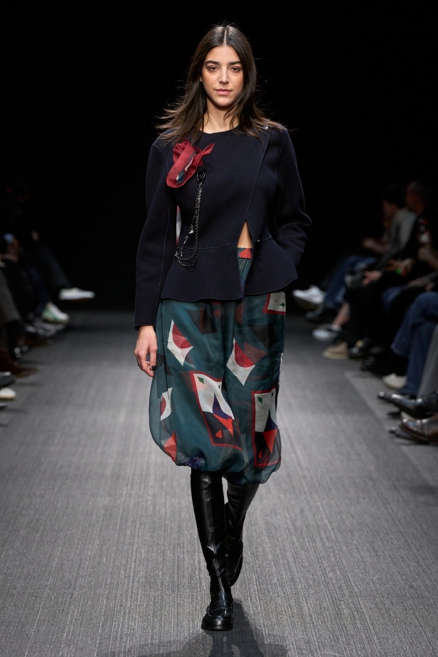 مجموعة الفخامة والرقي.. Emporio Armani تطلق مجموعتها لخريف وشتاء 2025 في ميلان