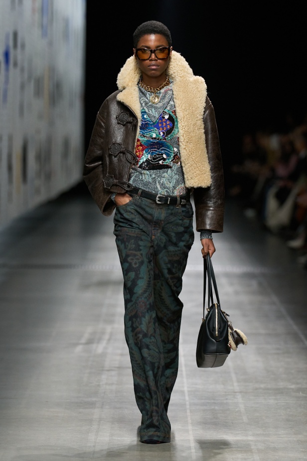 مجموعة Etro خريف 2025 للملابس الجاهزة: تطوّر دائم.. إنها Etro Magma