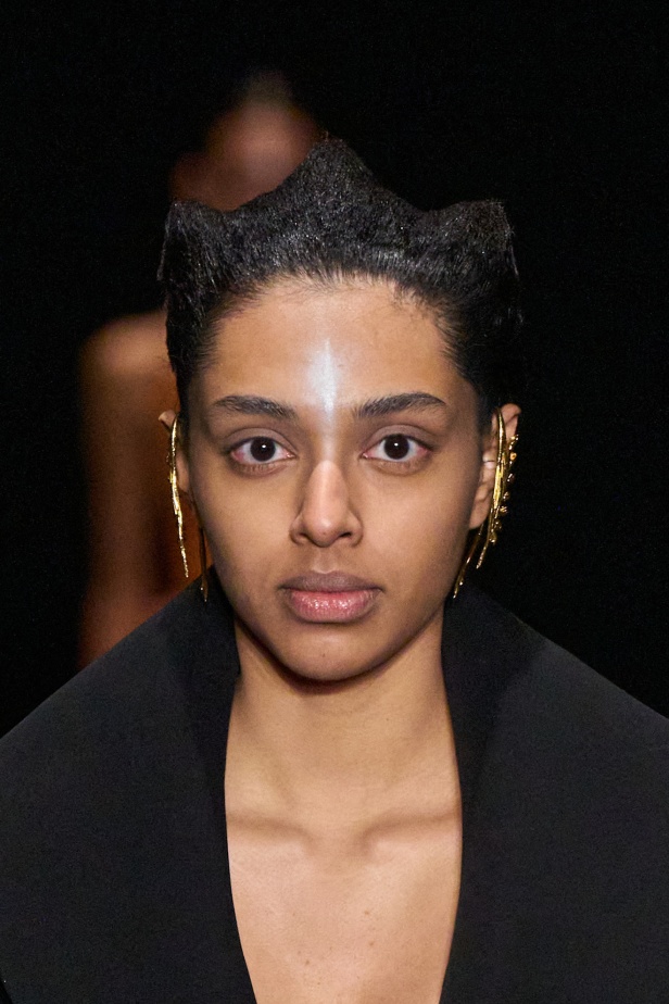 مجموعة Gaurav Gupta لصيف 2025