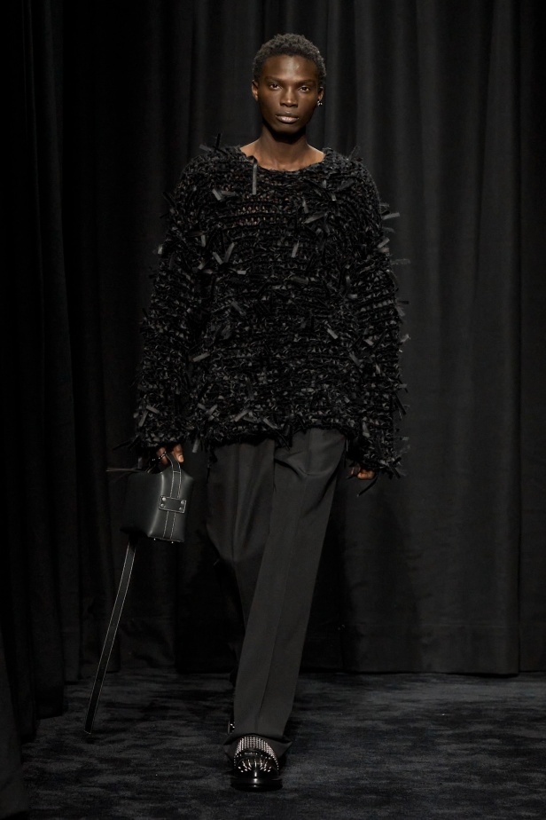 مجموعة JIL SANDER لخريف وشتاء 2025... إلهام من أسمى معاني الحب