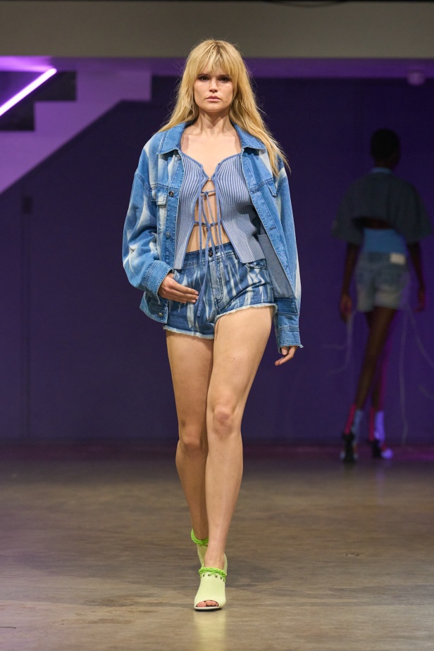 مجموعة مارك فاست تعكس روح المدن الديناميكية وفن الشارع الشبابي