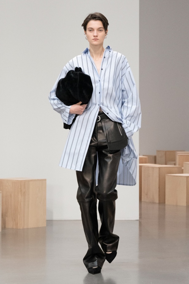 براندن ماكسويل مجموعة مميزة قريبة من قلب جميع النساء في أسبوع نيويورك (فيديو)