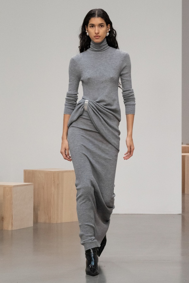 براندن ماكسويل مجموعة مميزة قريبة من قلب جميع النساء في أسبوع نيويورك (فيديو)