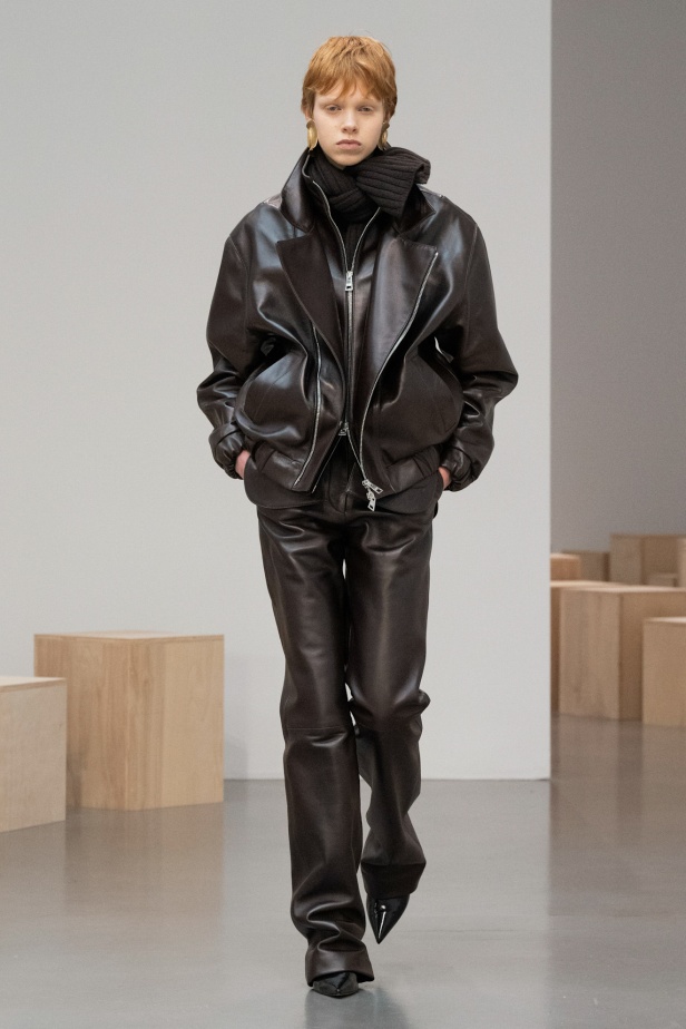 براندن ماكسويل مجموعة مميزة قريبة من قلب جميع النساء في أسبوع نيويورك (فيديو)