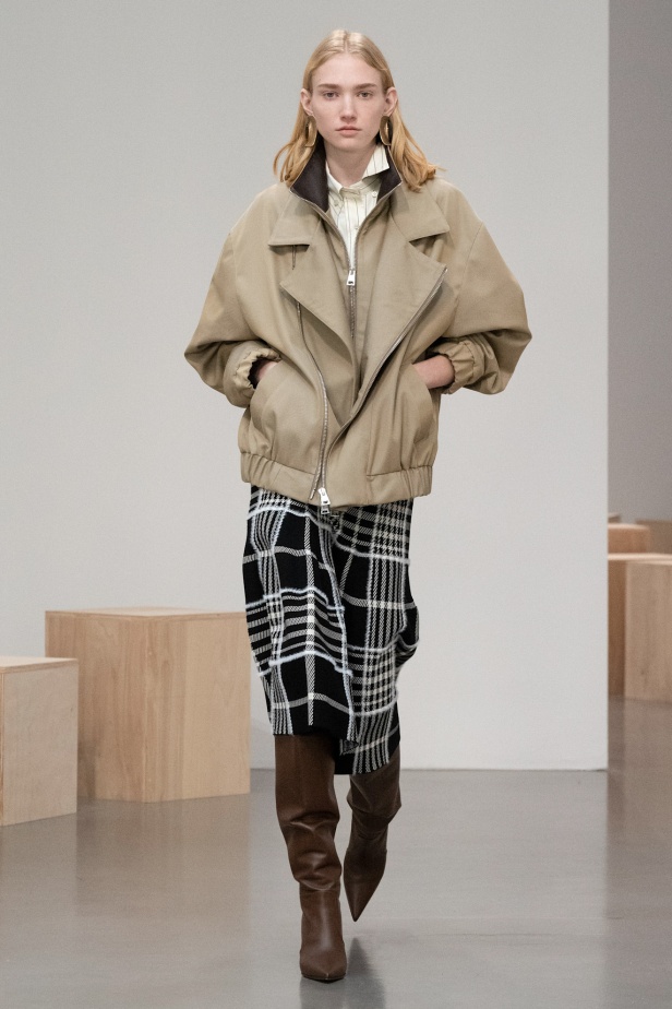 براندن ماكسويل مجموعة مميزة قريبة من قلب جميع النساء في أسبوع نيويورك (فيديو)