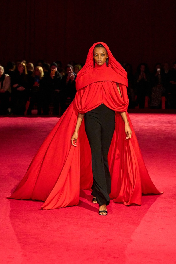 مجموعة Christian Siriano لخريف وشتاء 2025 في نيويورك