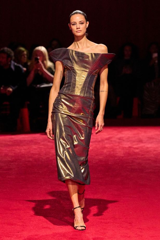 مجموعة Christian Siriano لخريف وشتاء 2025 في نيويورك