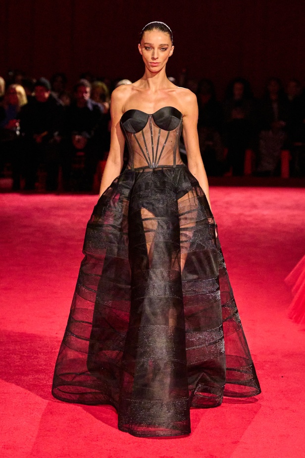 مجموعة Christian Siriano لخريف وشتاء 2025 في نيويورك