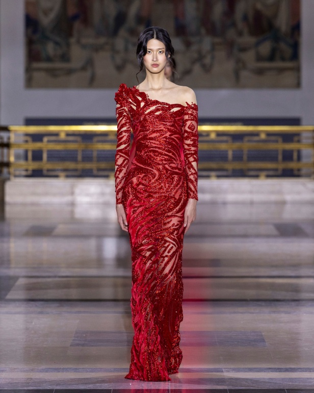 مجموعة Tony Ward للأزياء الراقية لربيع وصيف 2025