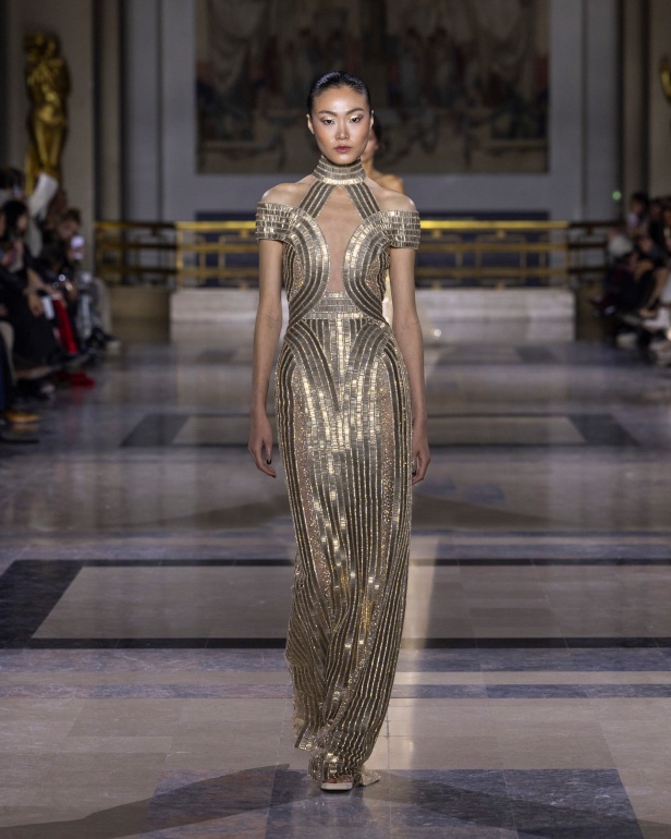 مجموعة Tony Ward للأزياء الراقية لربيع وصيف 2025