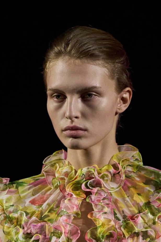 مجموعة Valentino ربيع و صيف 2025 للأزياء الراقية