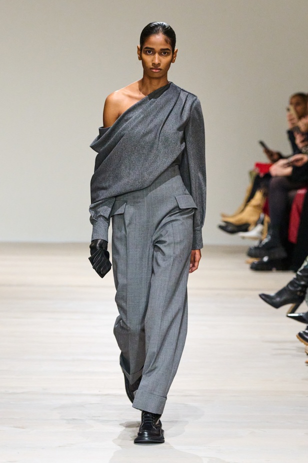 مجموعة Emilia Wickstead لشتاء 2025 الكثير من التميّز