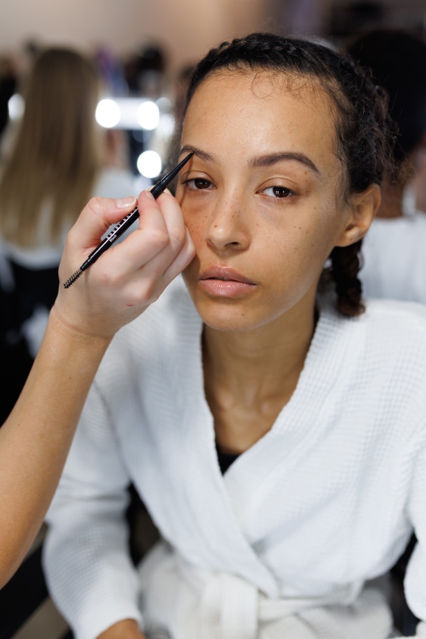  مجموعة Emilia Wickstead لشتاء 2025 