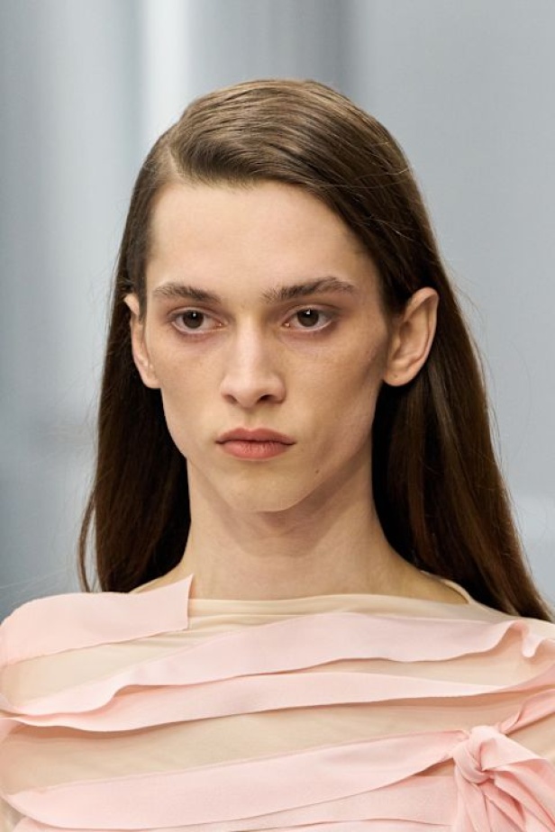 مجموعة Acne Studios لخريف وشتاء 2025