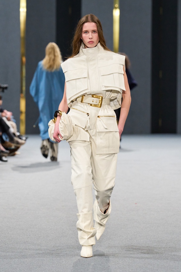 مجموعة Balmain لخريف وشتاء 2025: الراحة والأناقة تجتمعان بلمسة أوليفييه روستينغ المميّزة