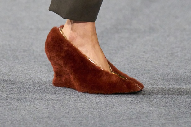 مجموعة Balmain لخريف وشتاء 2025: الراحة والأناقة تجتمعان بلمسة أوليفييه روستينغ المميّزة