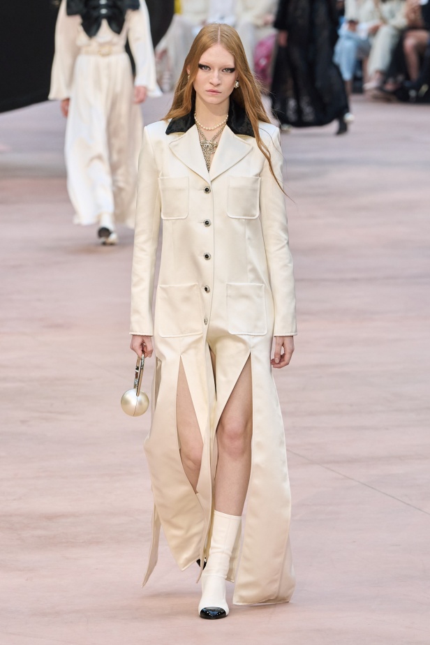 "شانيل" تعيد أيقونات الدار لموسم خريف وشتاء 2025