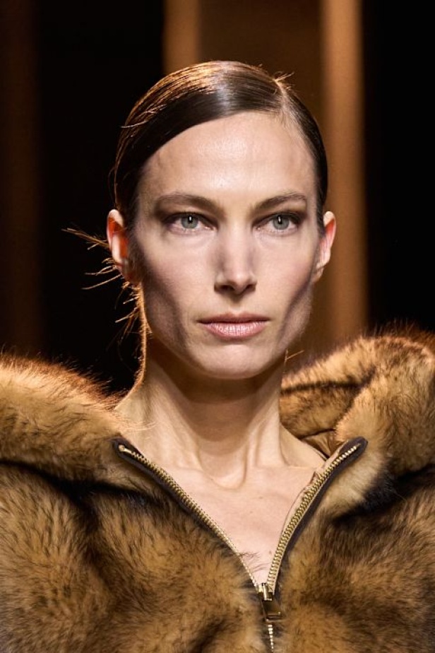  مجموعة إيلي صعب لخريف وشتاء 2025