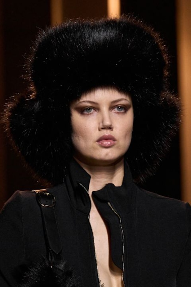  مجموعة إيلي صعب لخريف وشتاء 2025