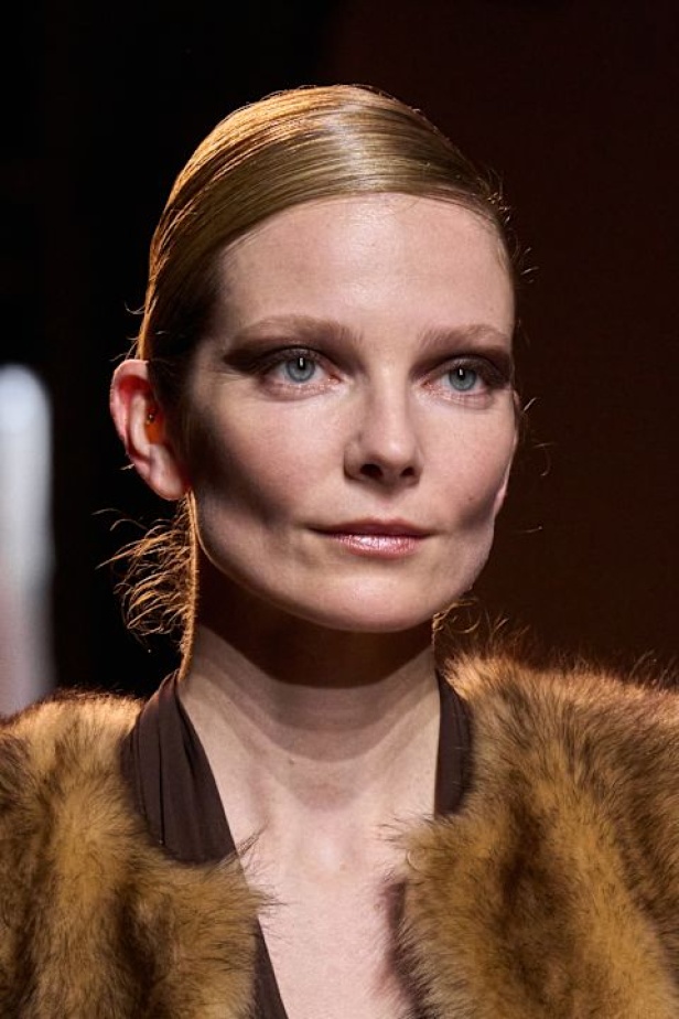  مجموعة إيلي صعب لخريف وشتاء 2025