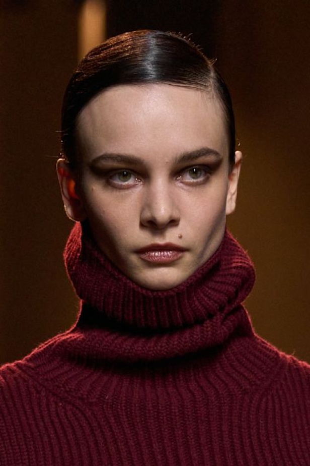  مجموعة إيلي صعب لخريف وشتاء 2025