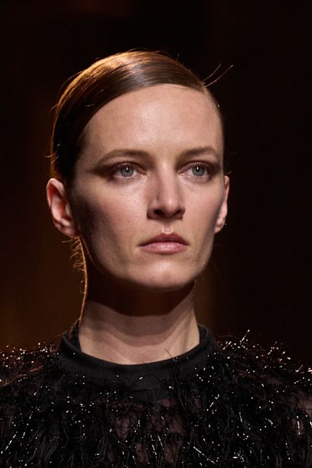  مجموعة إيلي صعب لخريف وشتاء 2025