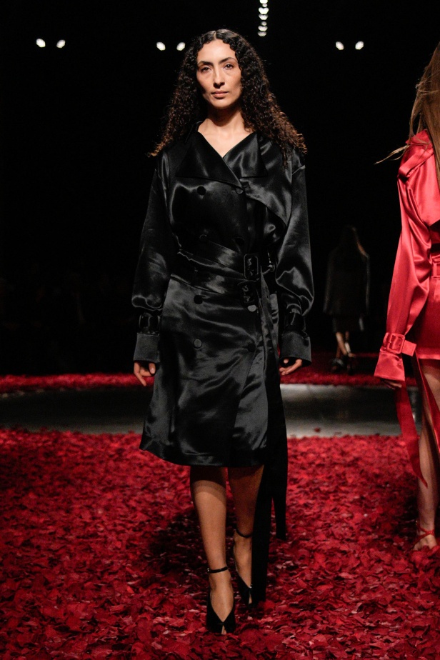 Ferragamo خريف و شتاء 2025 للملابس الجاهزة: حوار بين الحِرفة الإيطالية و الرَقص