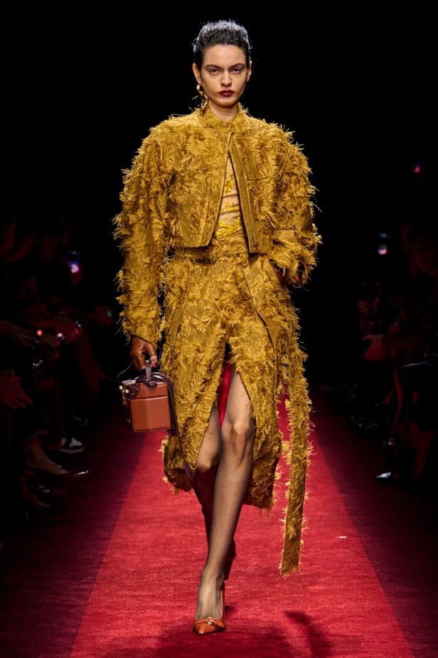 مجموعة Ferrari لخريف وشتاء 2025... Rocco Iannone يغرس جمالياته الخاصة بما يتماشى مع تراث العلامة