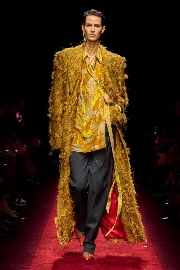 مجموعة Ferrari لخريف وشتاء 2025... Rocco Iannone يغرس جمالياته الخاصة بما يتماشى مع تراث العلامة