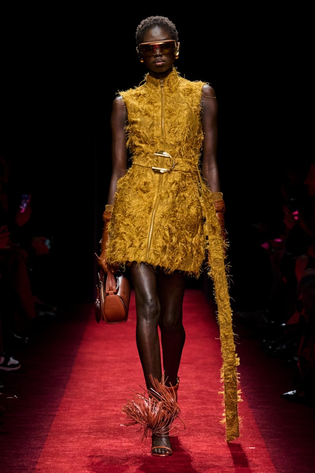 مجموعة Ferrari لخريف وشتاء 2025... Rocco Iannone يغرس جمالياته الخاصة بما يتماشى مع تراث العلامة