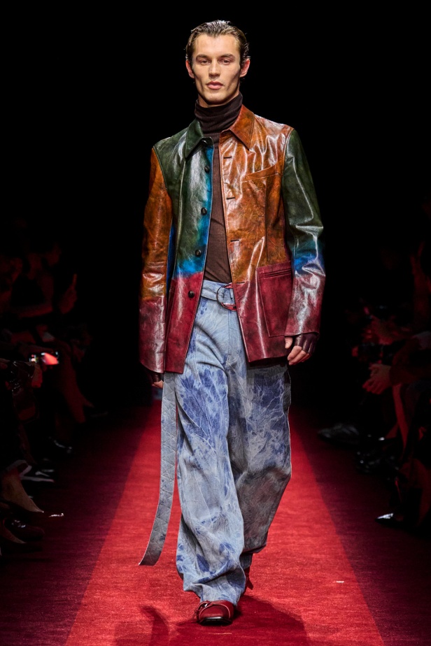 مجموعة Ferrari لخريف وشتاء 2025... Rocco Iannone يغرس جمالياته الخاصة بما يتماشى مع تراث العلامة