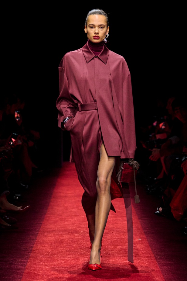 مجموعة Ferrari لخريف وشتاء 2025... Rocco Iannone يغرس جمالياته الخاصة بما يتماشى مع تراث العلامة