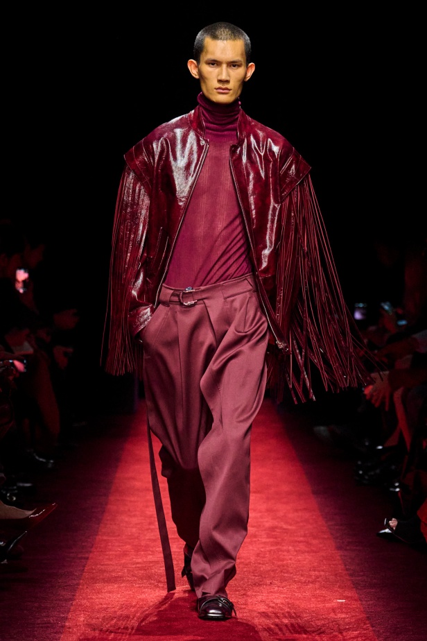 مجموعة Ferrari لخريف وشتاء 2025... Rocco Iannone يغرس جمالياته الخاصة بما يتماشى مع تراث العلامة