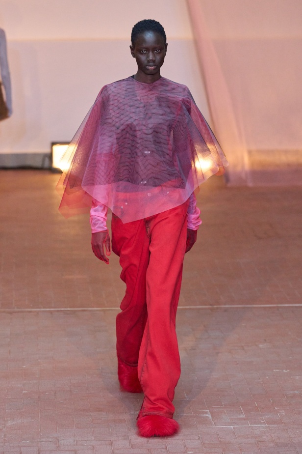 MSGM تدمج التول والشعر الإيطالي و Gorpcoreفي مجموعة خريف وشتاء 2025