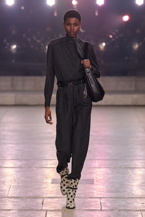 مجموعة Isabel Marant لخريف وشتاء 2025: البانك يندمج بالأناقة الباريسية الكلاسيكية