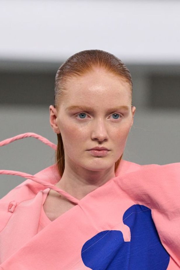 مجموعة Issey Miyake لخريف وشتاء 2025 في باريس