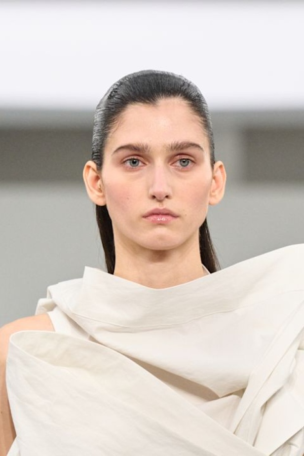 مجموعة Issey Miyake لخريف وشتاء 2025 في باريس