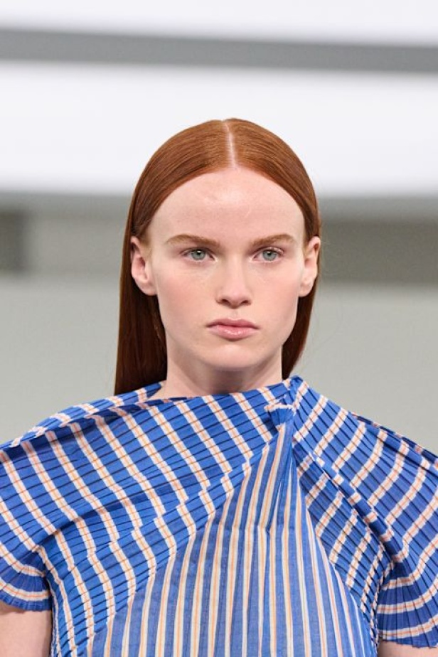 مجموعة Issey Miyake لخريف وشتاء 2025 في باريس