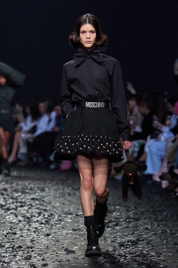 مجموعة Moschino لخريف وشتاء 2025