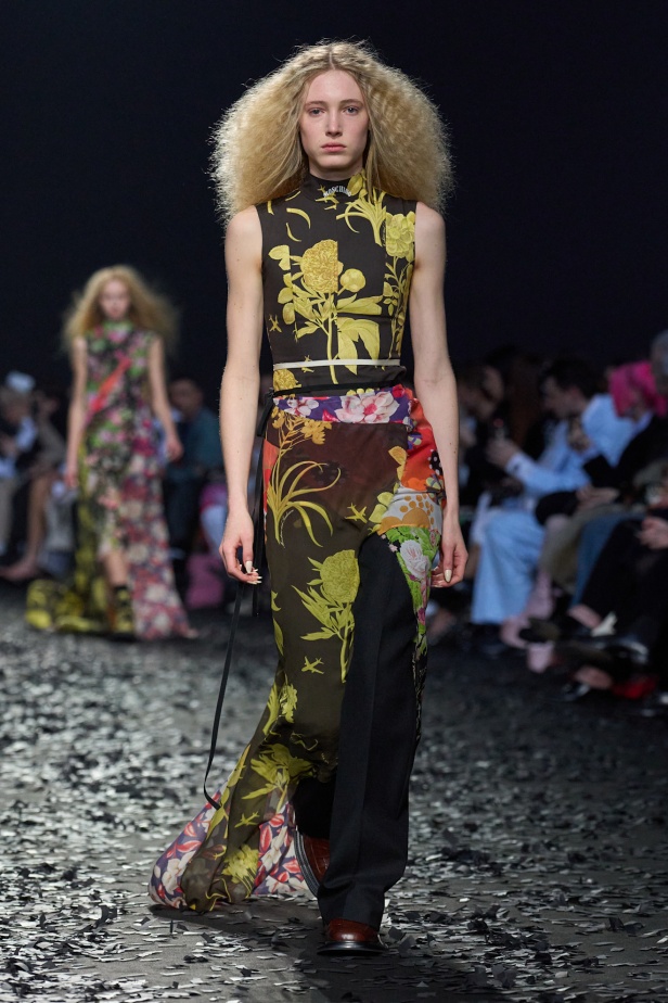 مجموعة Moschino لخريف وشتاء 2025