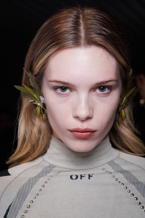 عرض أزياء Off-White لخريف وشتاء 2025