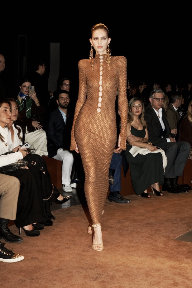 من باريس إلى تكساس .. مجموعة سكياباريلي لموسم خريف 2025