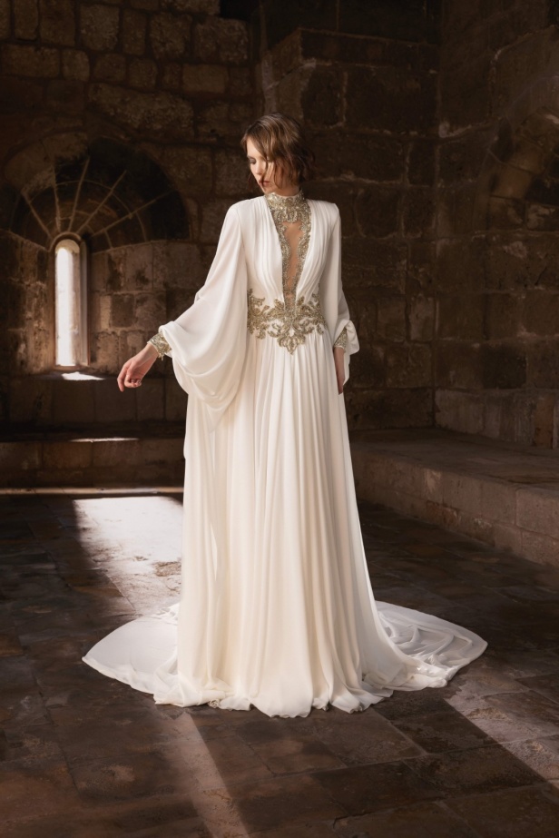 "من الحرير والصلب"... مجموعة طوني ورد لخريف وشتاء 2025 تستكشف التناقضات بلمسة من الرقي والأناقة